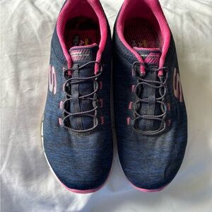Skechers Women's Navy and Pink Athletic Shoes 7.5.